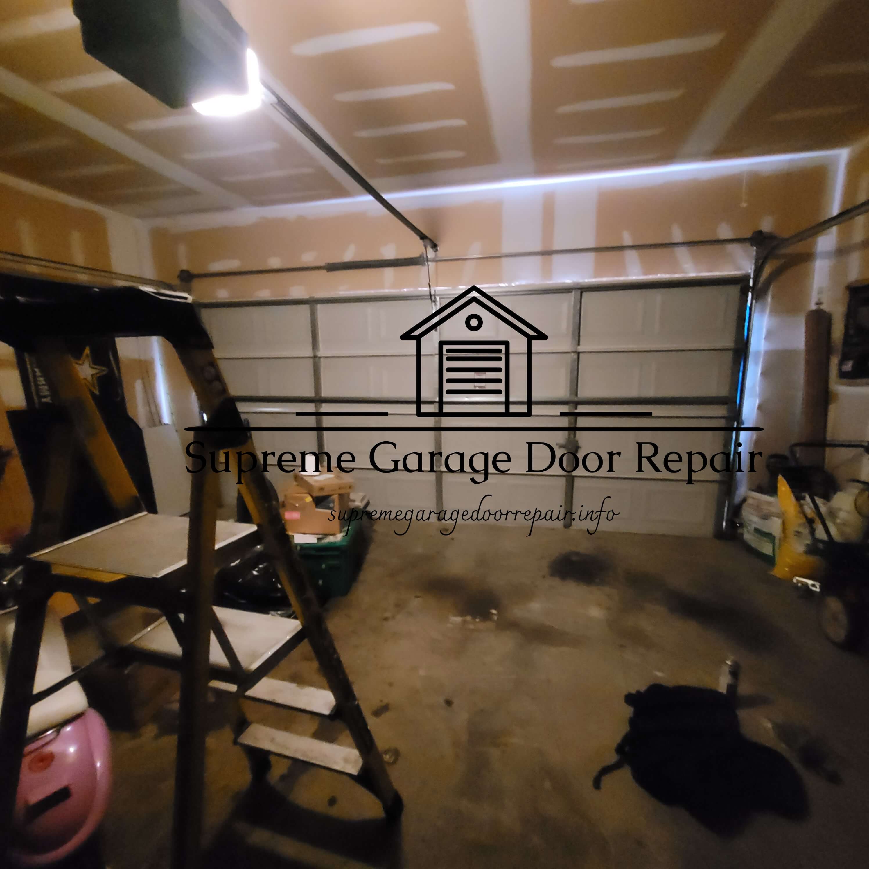 supremegaragedoorrepair.info_door_off_track_repair